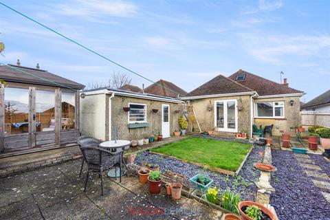 35 Downsway, Southwick, Brighton, BN42 4WA