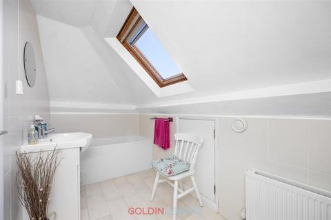 35 Downsway, Southwick, Brighton, BN42 4WA
