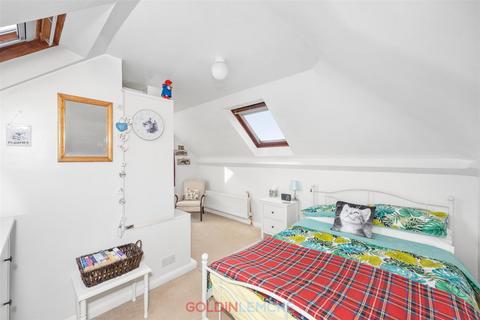 35 Downsway, Southwick, Brighton, BN42 4WA