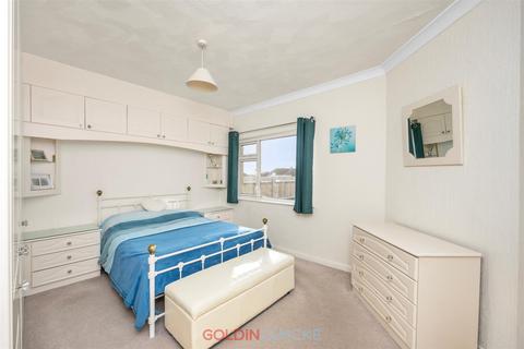 35 Downsway, Southwick, Brighton, BN42 4WA