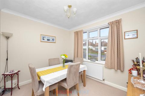 35 Downsway, Southwick, Brighton, BN42 4WA