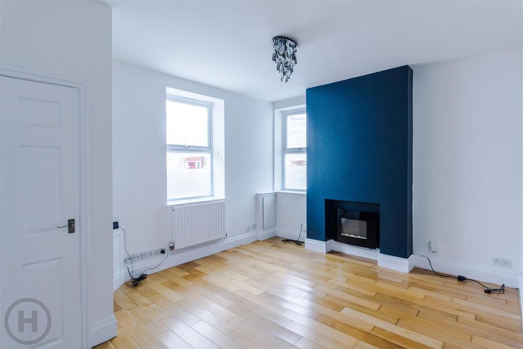 Lodge Road, Atherton, Manchester 2 bed end of terrace house £850 pcm