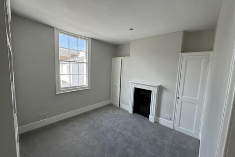 2 bedroom terraced house for sale, Gratton Street, The Suffolks, Cheltenham GL50 2AT