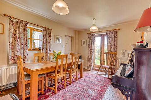 6 The Row, Easthope, Much Wenlock, TF13 6DW