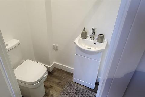 1 bedroom in a house share to rent, Stamford Street Central, Ashton-Under-Lyne OL6