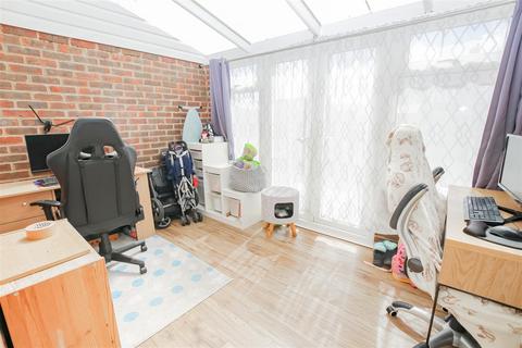 19 Cheswick Close, Crayford, Dartford, DA1 4TE