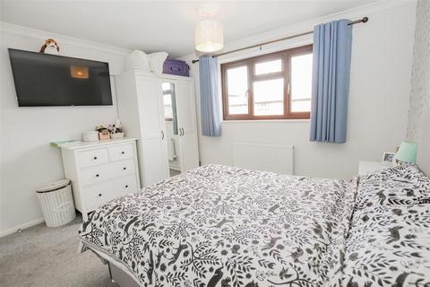 19 Cheswick Close, Crayford, Dartford, DA1 4TE