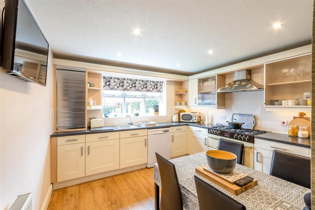 Scrooby Road, Harworth, Doncaster... 4 bed detached house for sale £