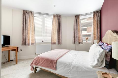 2 bedroom apartment for sale, High Street, Bracknell, Berkshire, RG12