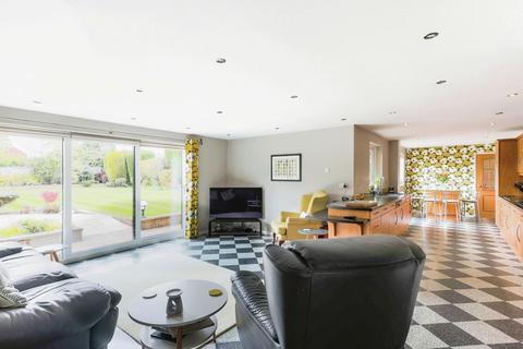 18 Ashdene Close, Sutton Coldfield, B73 6HL