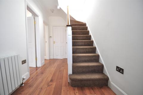 4 bedroom semi-detached house to rent, Dulverton Road, New Eltham SE9