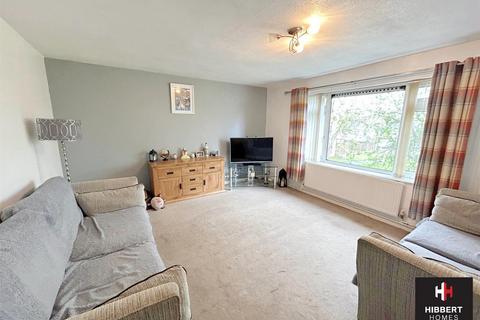 3 bedroom flat for sale, Buxton Crescent, Sale