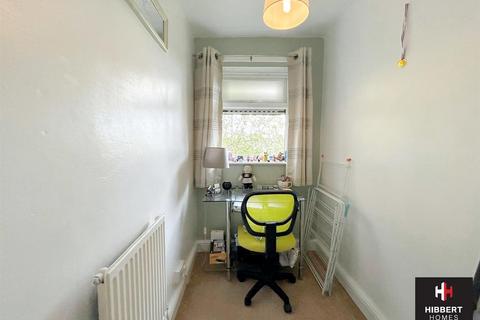 3 bedroom flat for sale, Buxton Crescent, Sale