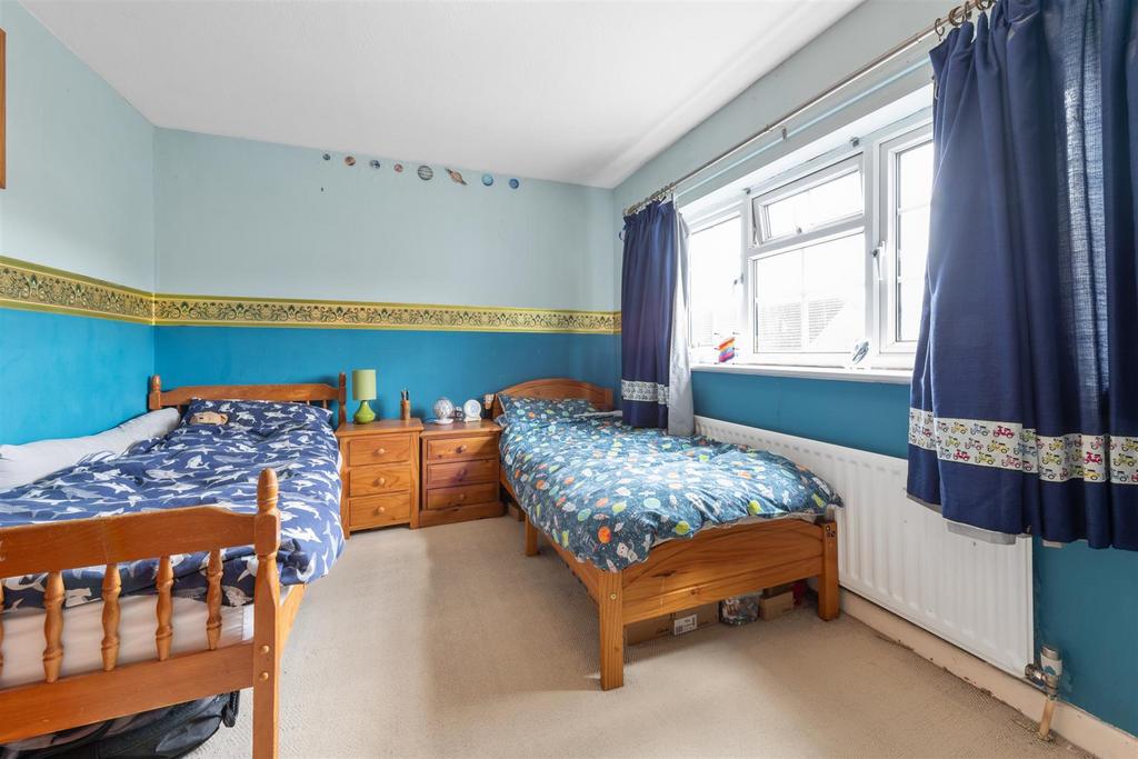 18 Barnfield Drive, Solihull, B92 0 QB 24.jpg
