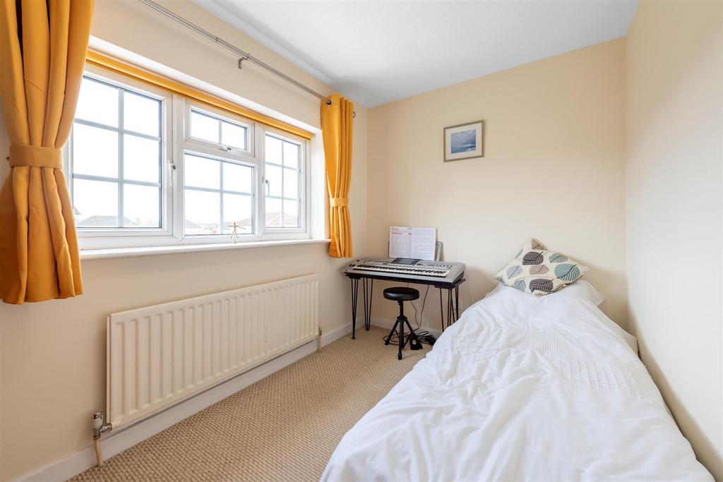 18 Barnfield Drive, Solihull, B92 0 QB 20.jpg