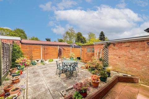 2 bedroom semi-detached bungalow for sale, Hughes Close, Woodloes Park, Warwick