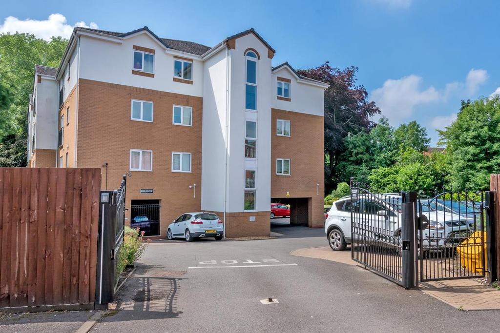 Woodland Court, Cannock WS12 2 bed apartment for sale £125,000