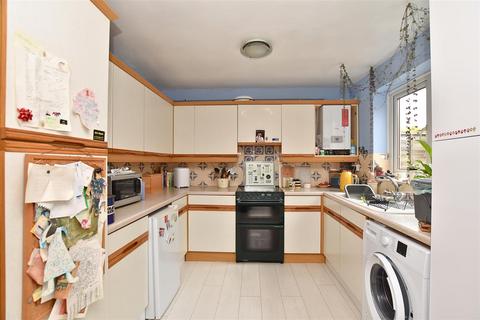 8 Woolards Way, South Woodham Ferrers, Chelmsford, CM3 5NW