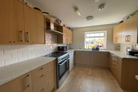 1 bedroom in a house share to rent, Croyde Avenue, Corby, NN18