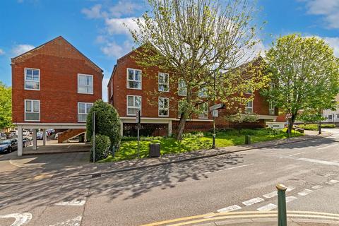 2 bedroom flat for sale, High Street, Wheathampstead, St. Albans