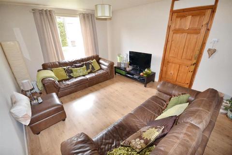 3 bedroom terraced house to rent, Norse Walk, Corby NN18