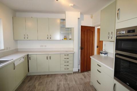 4 bedroom detached house to rent, Brittains Lane, Sevenoaks TN13 2JN
