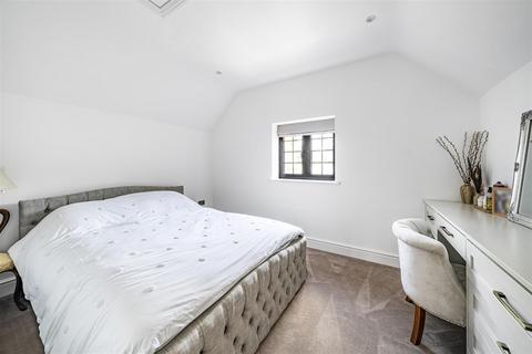 Honeysuckle Cottage Cranmore Lane, West Horsley, Leatherhead, KT24 6BU