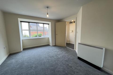 1 bedroom flat to rent, Mossvale Close, Old Hill, Cradley Heath