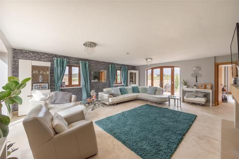 Hunters Lodge Fairmoor, Morpeth, NE61 3JL