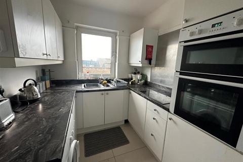 3 bedroom flat for sale, St. Albans Road, Watford WD24