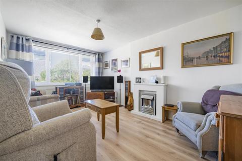 25 Chaplin Drive, Headcorn, Ashford, TN27 9TN