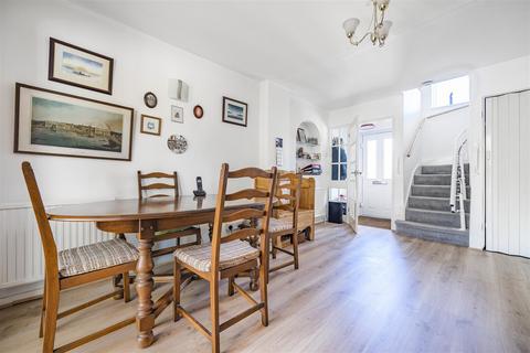 25 Chaplin Drive, Headcorn, Ashford, TN27 9TN