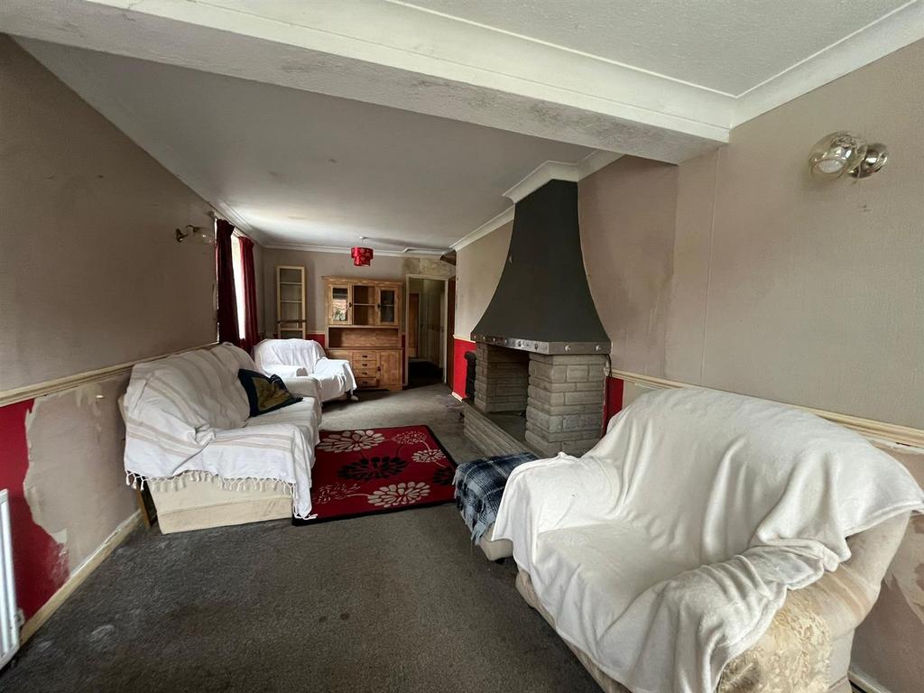 Hideaway Cottage, Newbegin, Hornsea 2 bed house for sale £70,000
