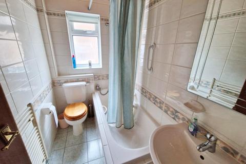 71 Deri Avenue, Pencoed, Bridgend, CF35 6TT