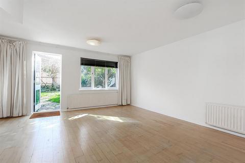 2 bedroom end of terrace house to rent, Allendale Close, , London, SE5 8SG