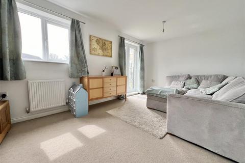 4 bedroom semi-detached house for sale, Black Myres Close, Bradford BD13