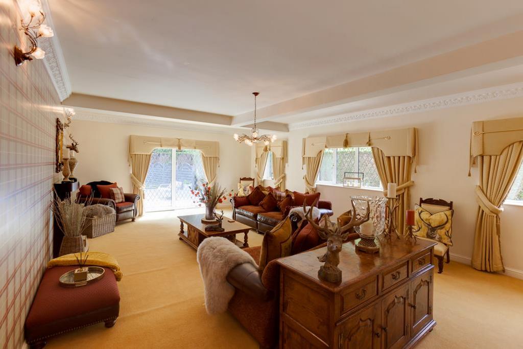 Formal Lounge
