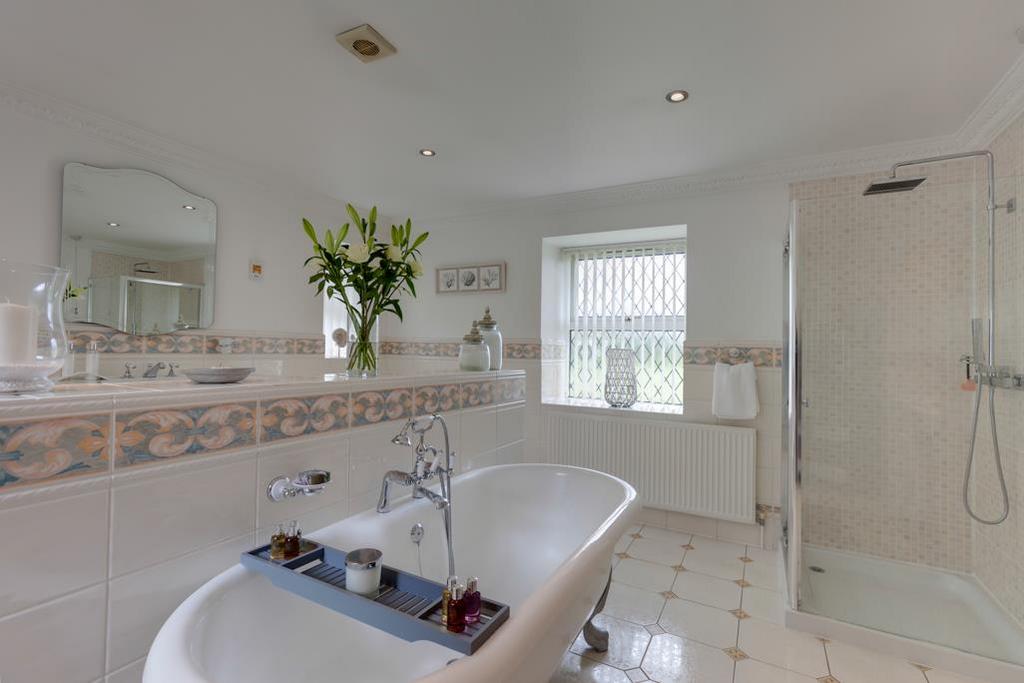 Master En-Suite