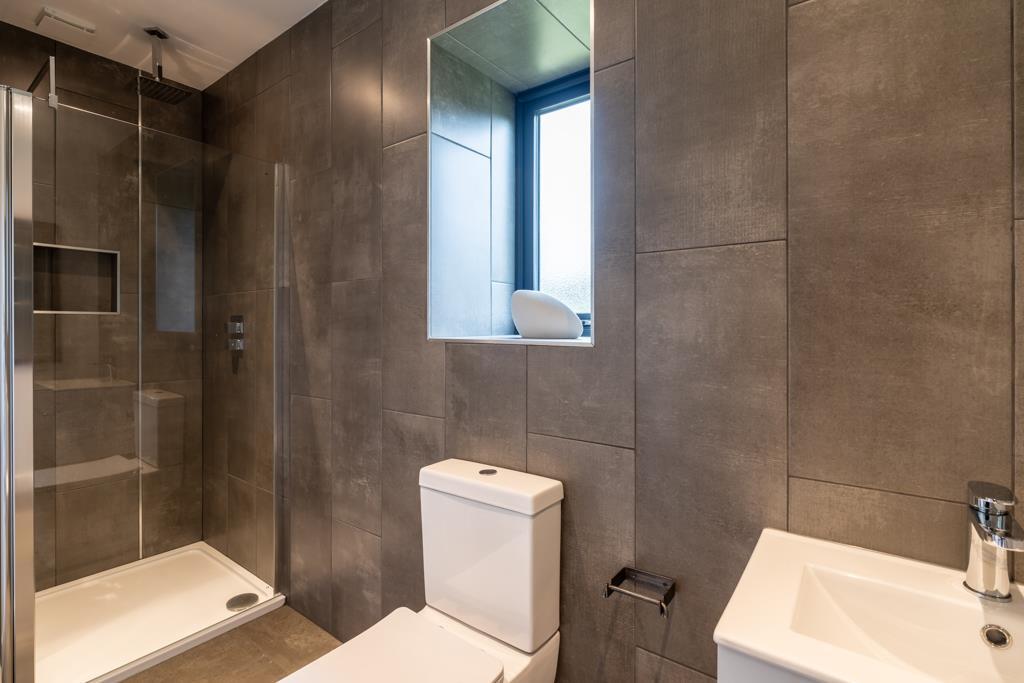 Bedroom 2 En-Suite