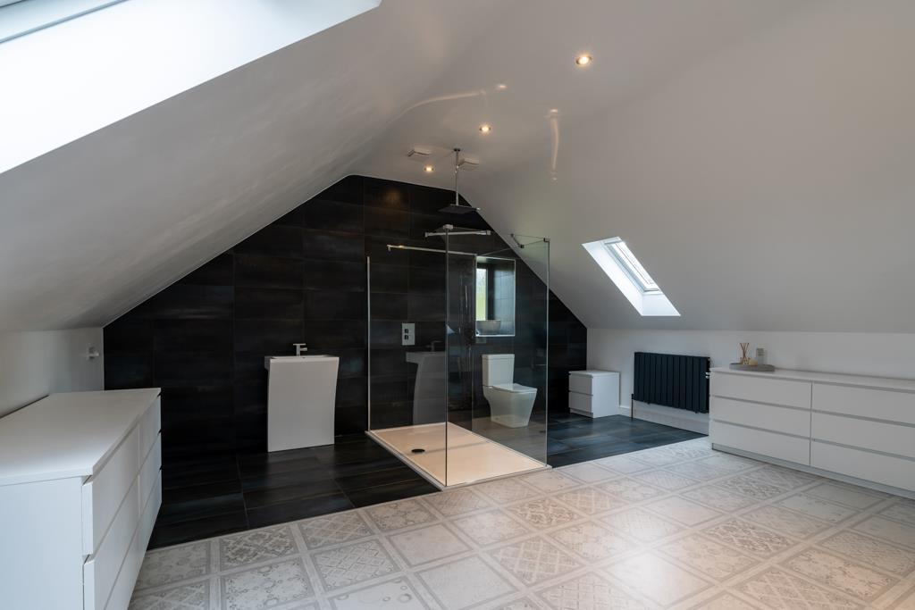 Master En-Suite
