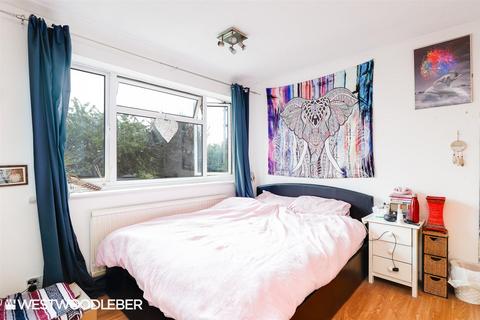32 Lammasmead, Wormley, Broxbourne, EN10 6HY