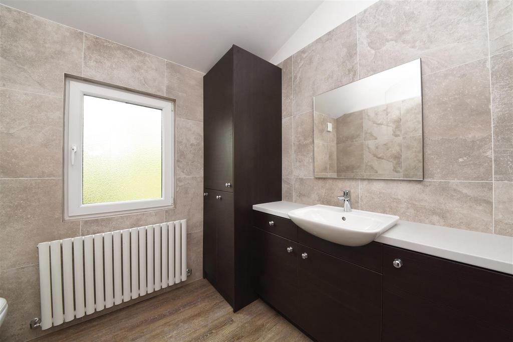 53 Parkhurst Pic 11.jpg