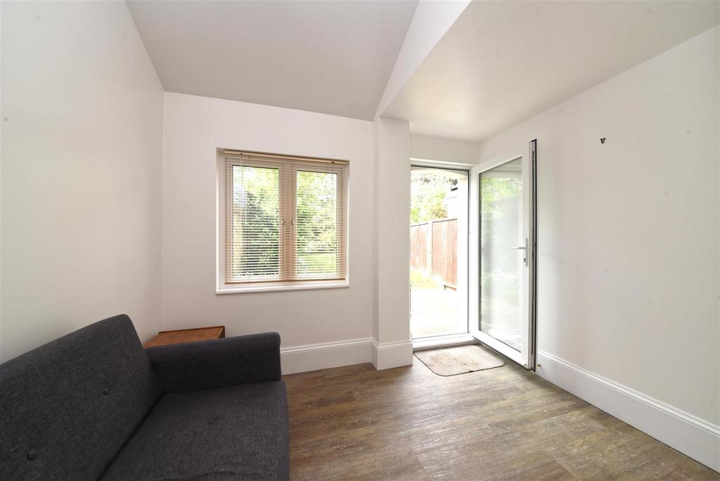 53 Parkhurst Pic 6.jpg