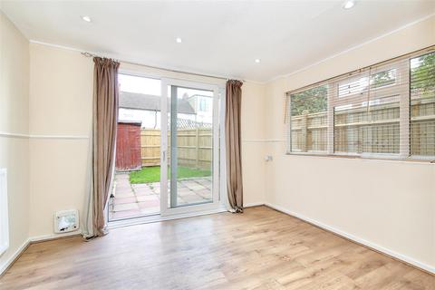 1 bedroom end of terrace house for sale, Sycamore Gardens, London CR4