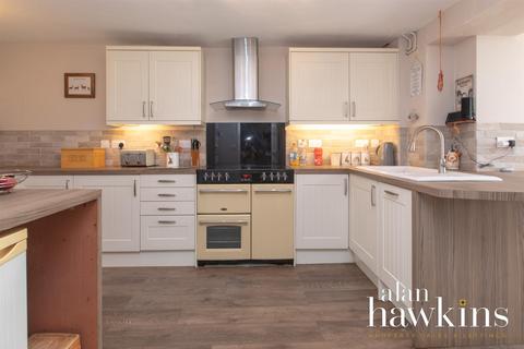 25 Britannia Crescent, Lyneham, Chippenham, SN15 4AN