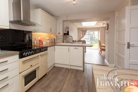 25 Britannia Crescent, Lyneham, Chippenham, SN15 4AN