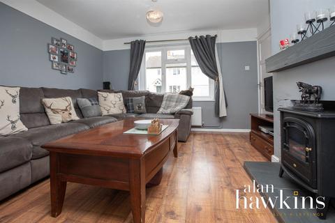 25 Britannia Crescent, Lyneham, Chippenham, SN15 4AN