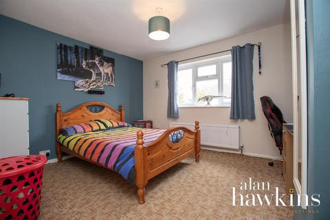 25 Britannia Crescent, Lyneham, Chippenham, SN15 4AN