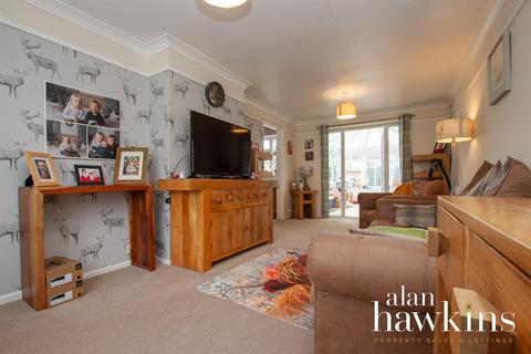 73 Britannia Crescent, Lyneham, Chippenham, SN15 4AN