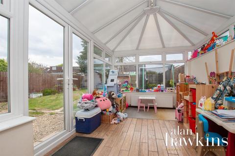 73 Britannia Crescent, Lyneham, Chippenham, SN15 4AN